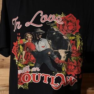 Black Graphic Tee - In Love with an Outlaw